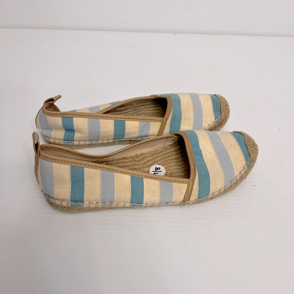 Ivanka Trump stripe flats  women 7/8 blue/cream - Picture 1 of 9
